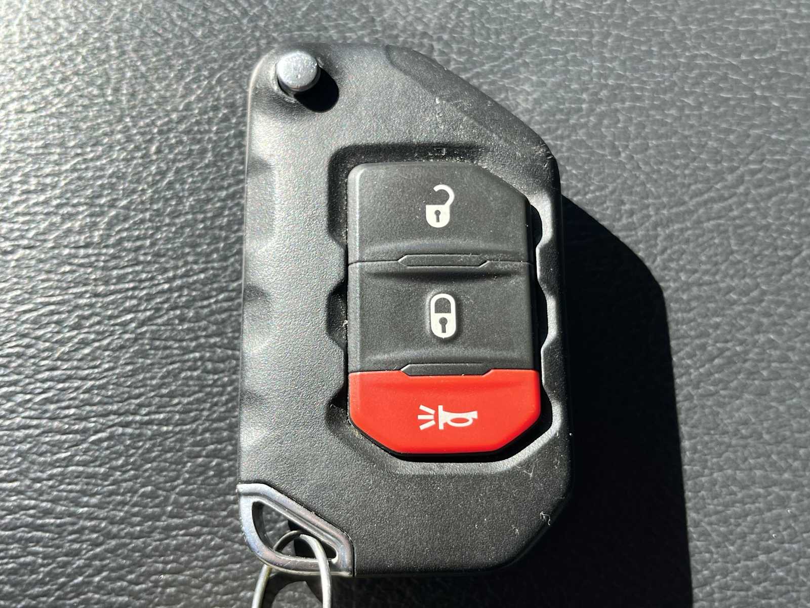 Thumbnail: 2023 Jeep Gladiator - 21