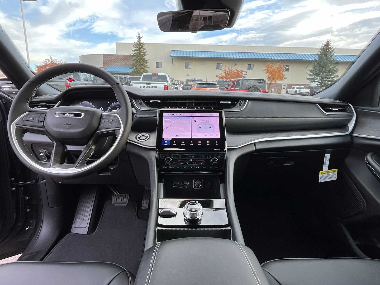 Thumbnail: 2025 Jeep Grand Cherokee - 10