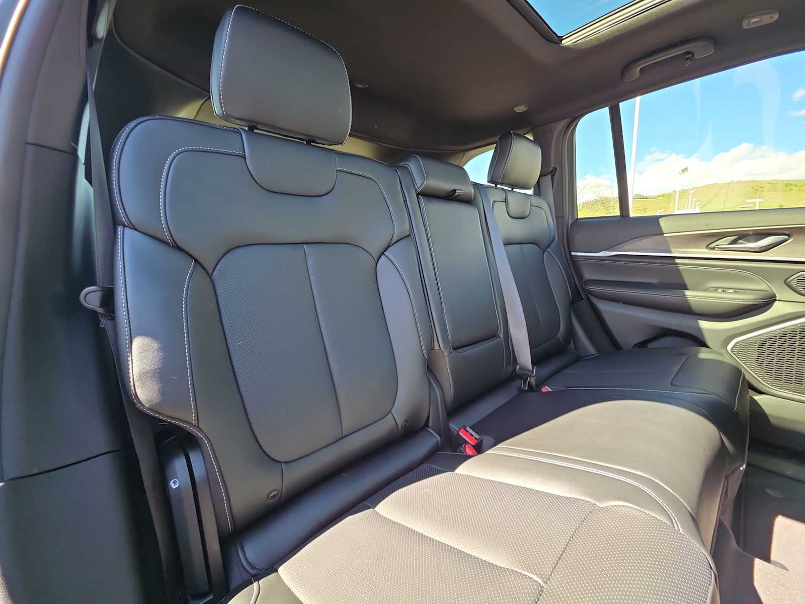 Thumbnail: 2026 Jeep Grand Cherokee - 13