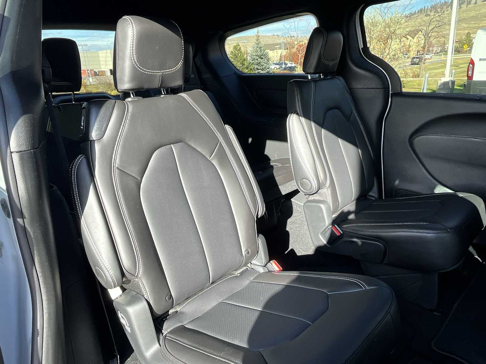 Thumbnail: 2026 Chrysler Pacifica - 13