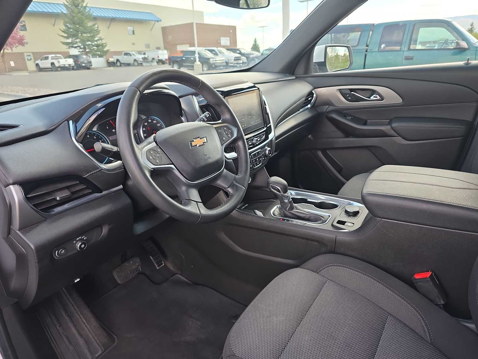 Thumbnail: 2023 Chevrolet Traverse - 2