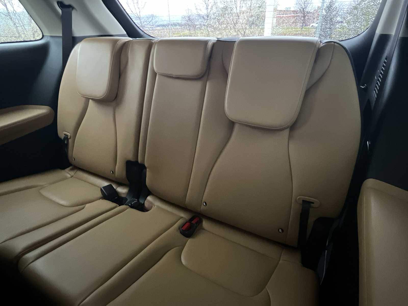 Thumbnail: 2022 Kia Carnival - 22