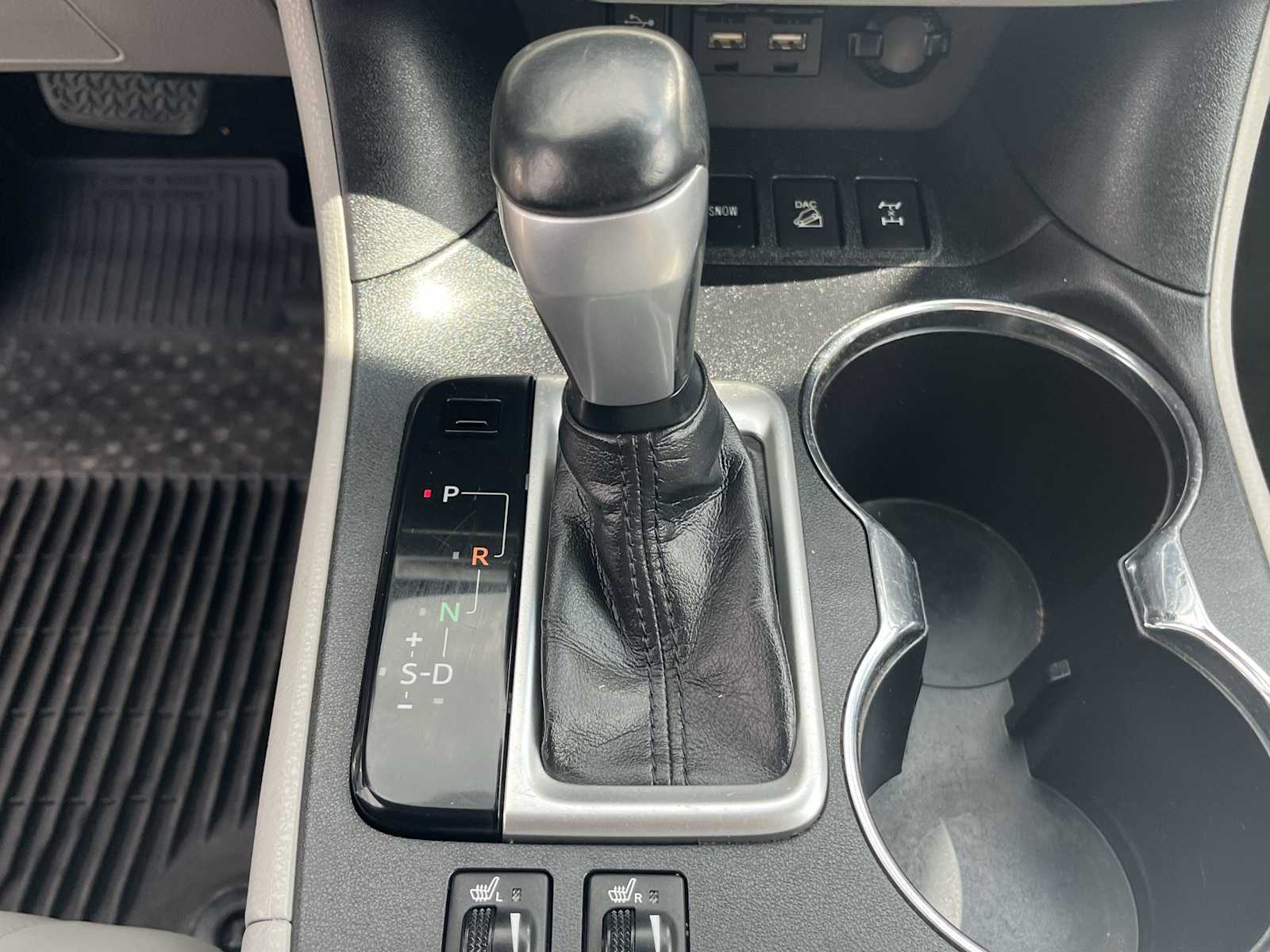 Thumbnail: 2019 Toyota Highlander - 17