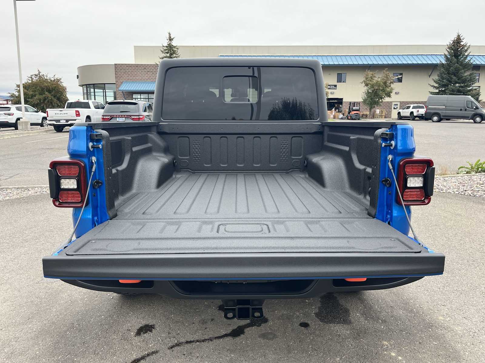 Thumbnail: 2025 Jeep Gladiator - 19