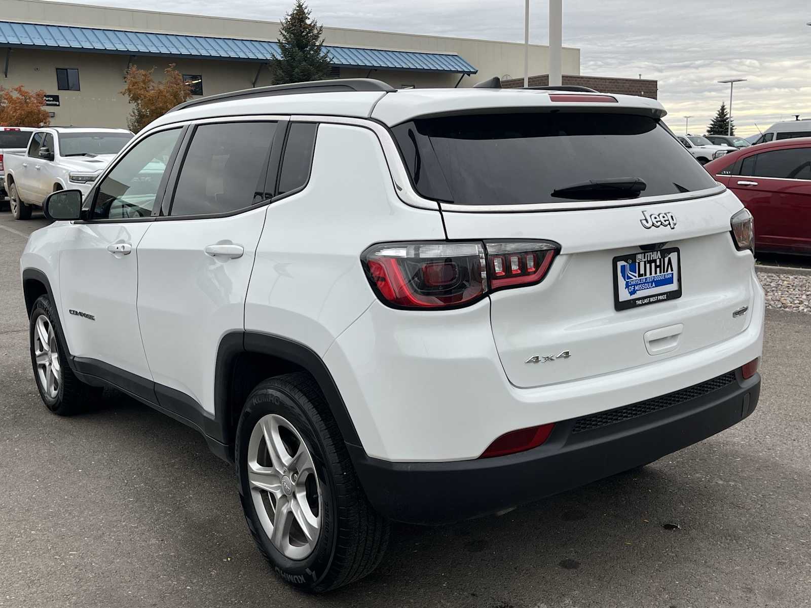 2024 Jeep Compass Latitude photo 3