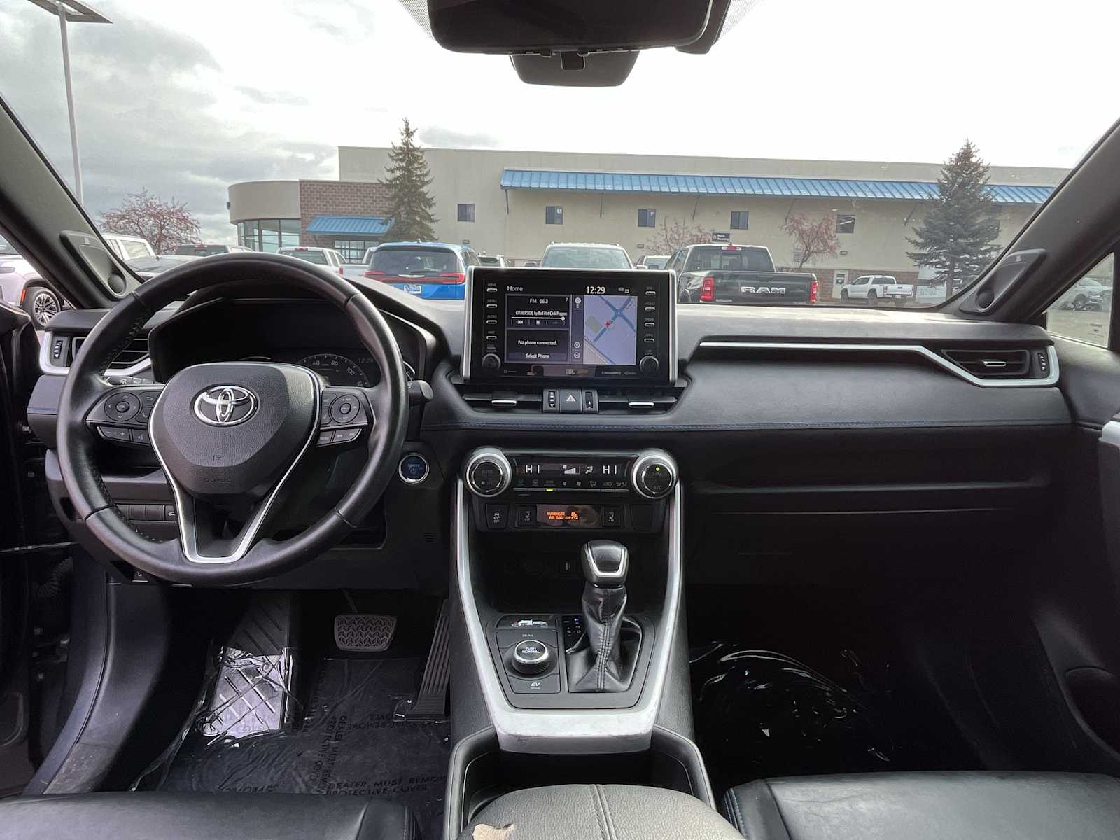 Thumbnail: 2020 Toyota RAV4 - 10