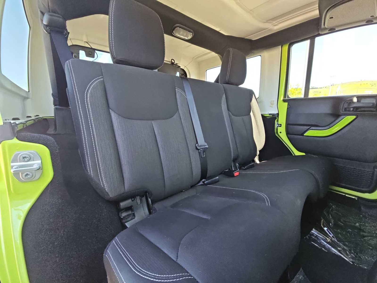 Thumbnail: 2016 Jeep Wrangler - 13