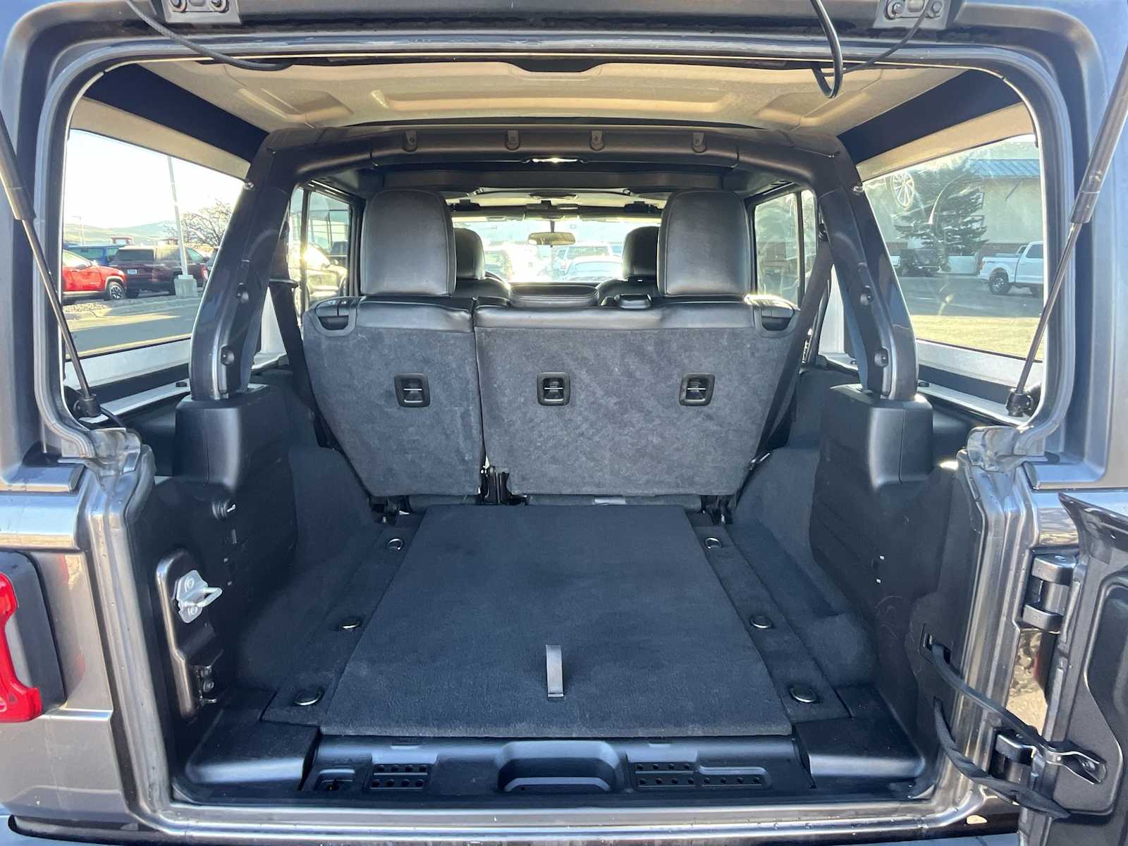 Thumbnail: 2018 Jeep Wrangler - 19