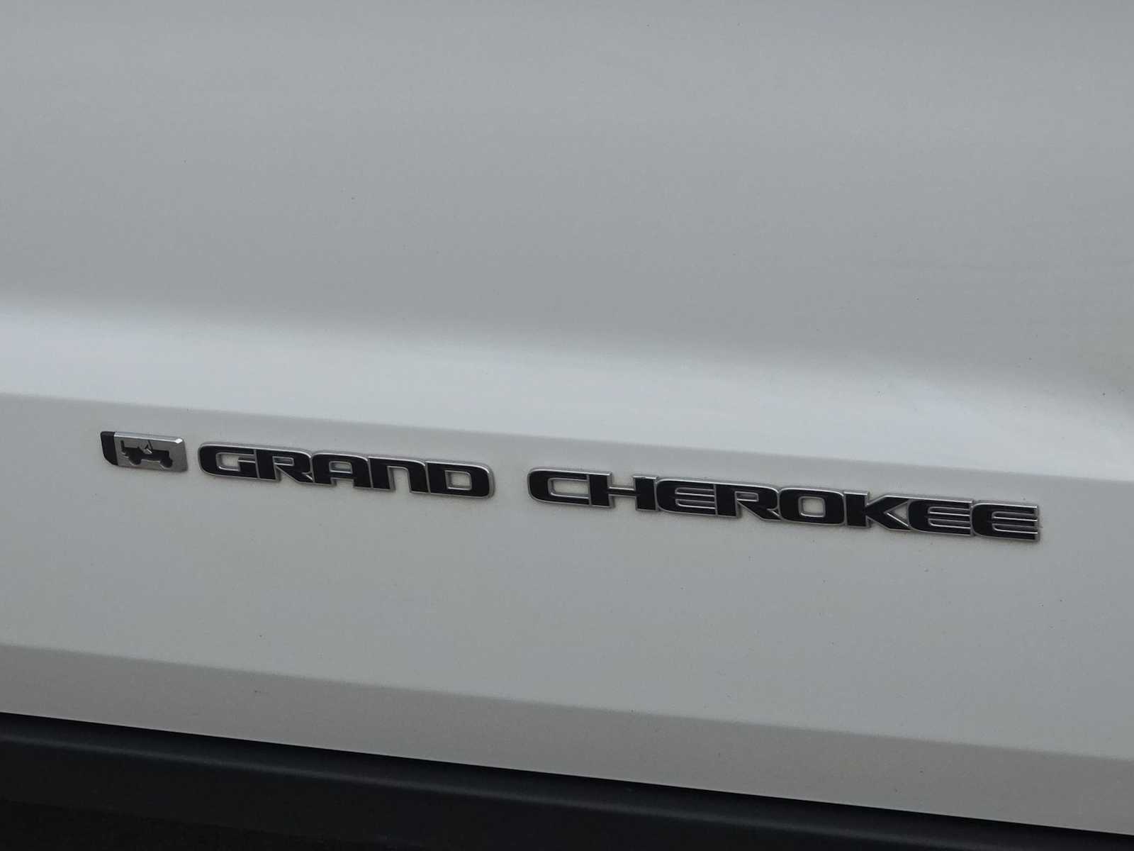 Thumbnail: 2022 Jeep Grand Cherokee - 7