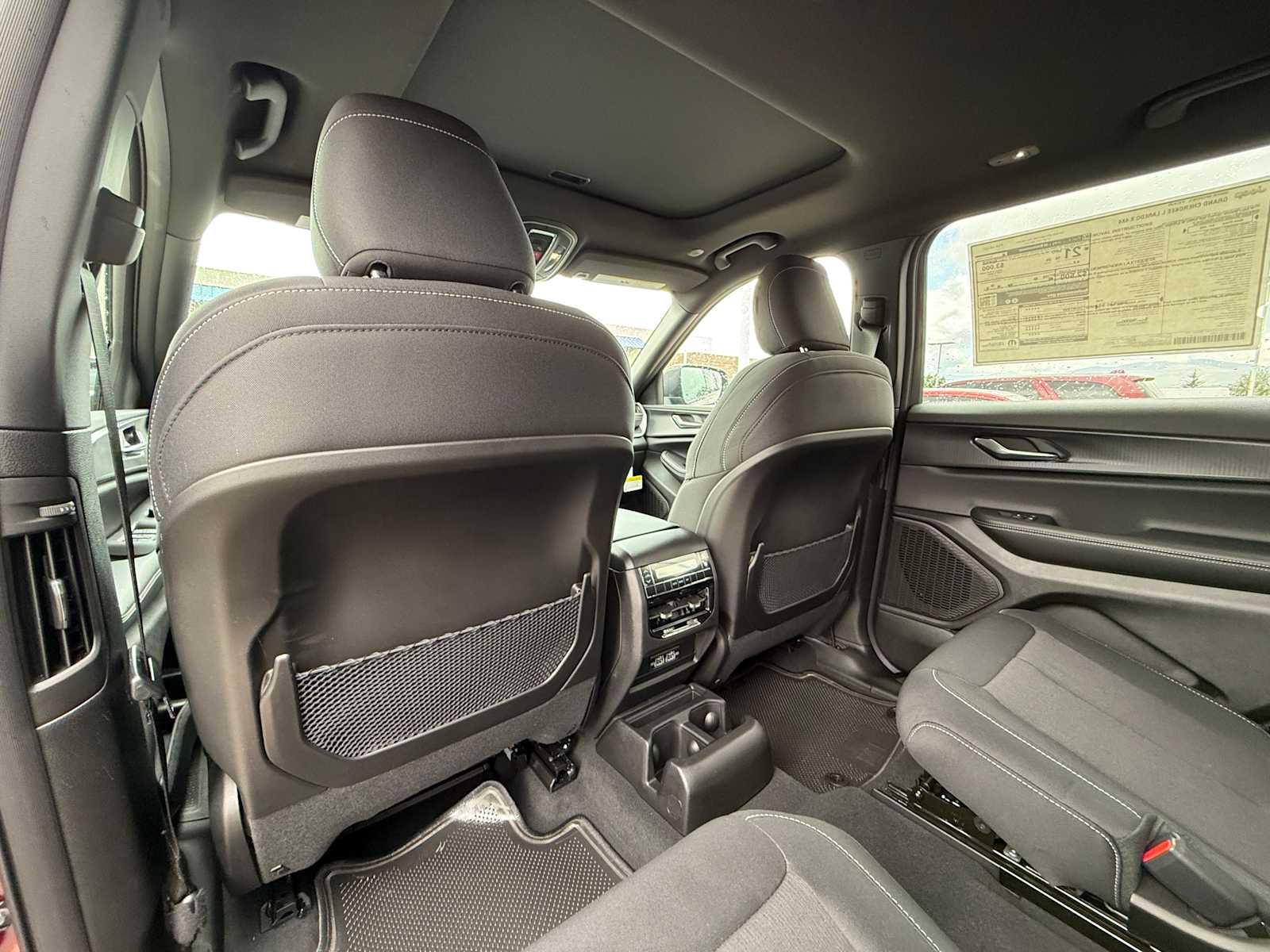 Thumbnail: 2025 Jeep Grand Cherokee - 25