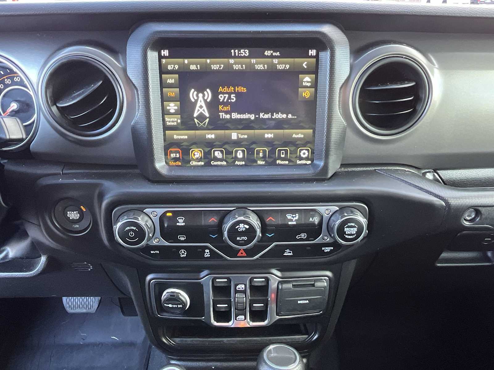 Thumbnail: 2023 Jeep Gladiator - 16