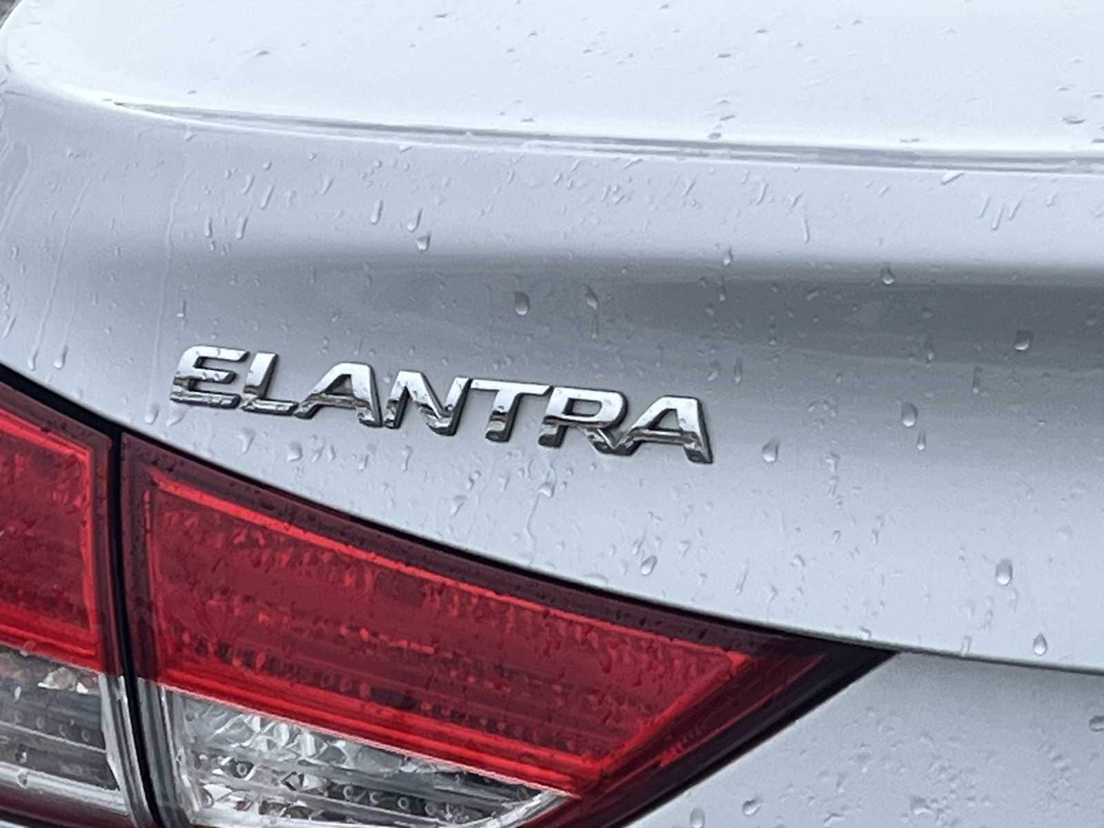 Thumbnail: 2013 Hyundai Elantra - 7