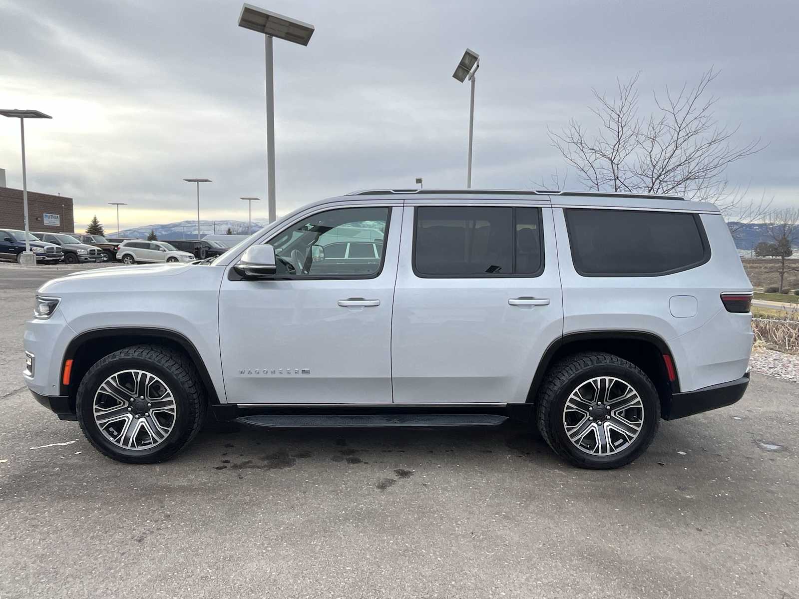Thumbnail: 2022 Jeep Wagoneer - 3