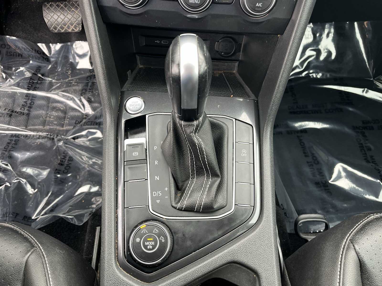 Thumbnail: 2021 Volkswagen Tiguan - 17