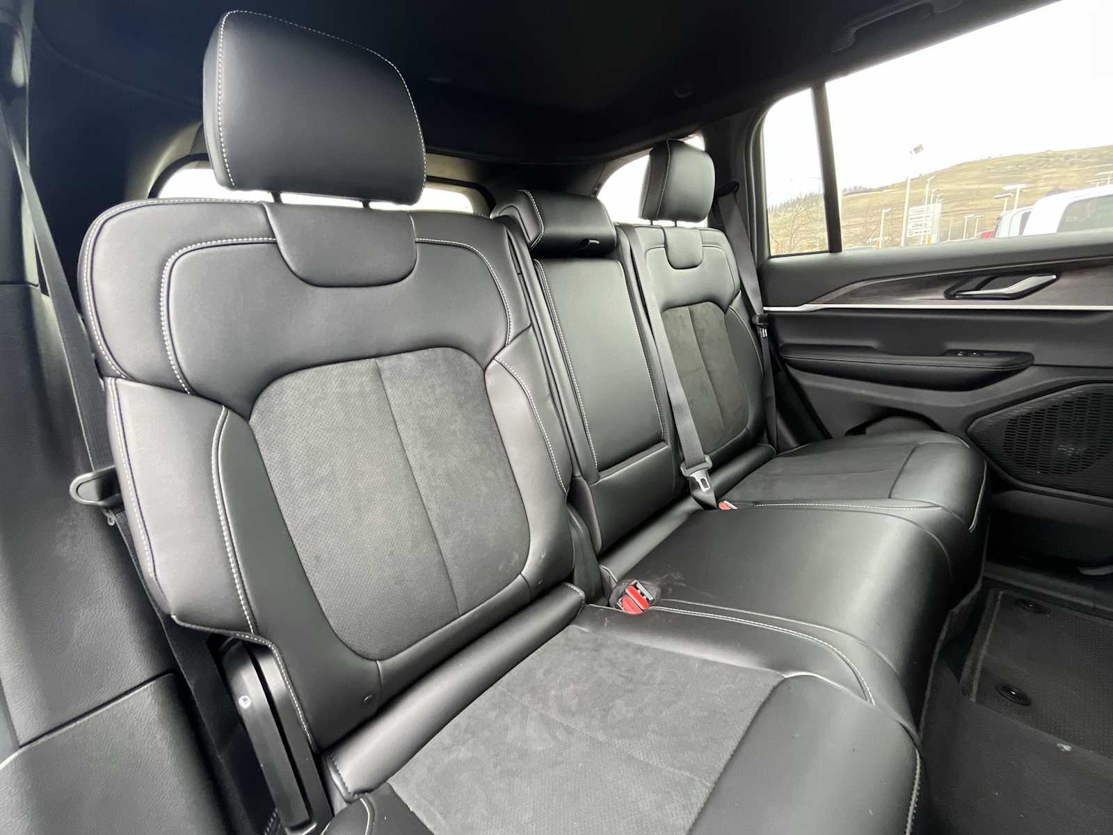 Thumbnail: 2026 Jeep Grand Cherokee - 13