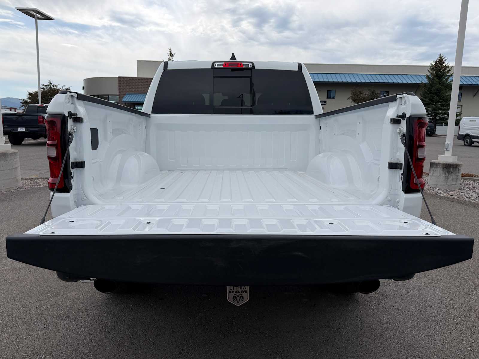 Thumbnail: 2026 RAM 1500 - 9