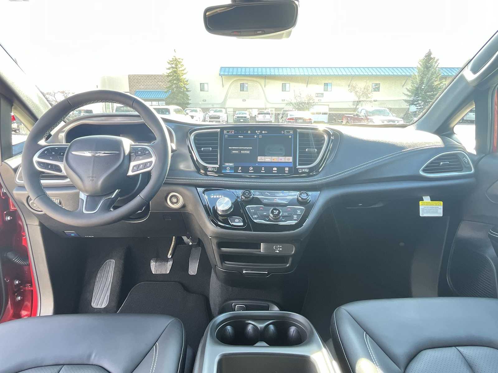 Thumbnail: 2026 Chrysler Pacifica - 10