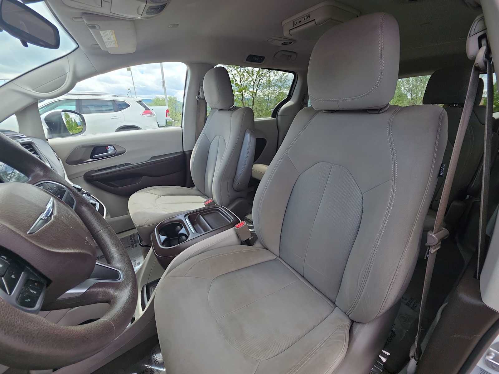 Thumbnail: 2017 Chrysler Pacifica - 11