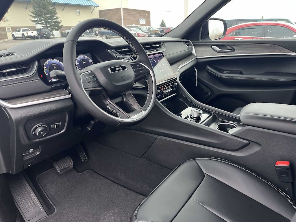 New 2025 Jeep Grand Cherokee LIMITED 4X4 Sport Utility