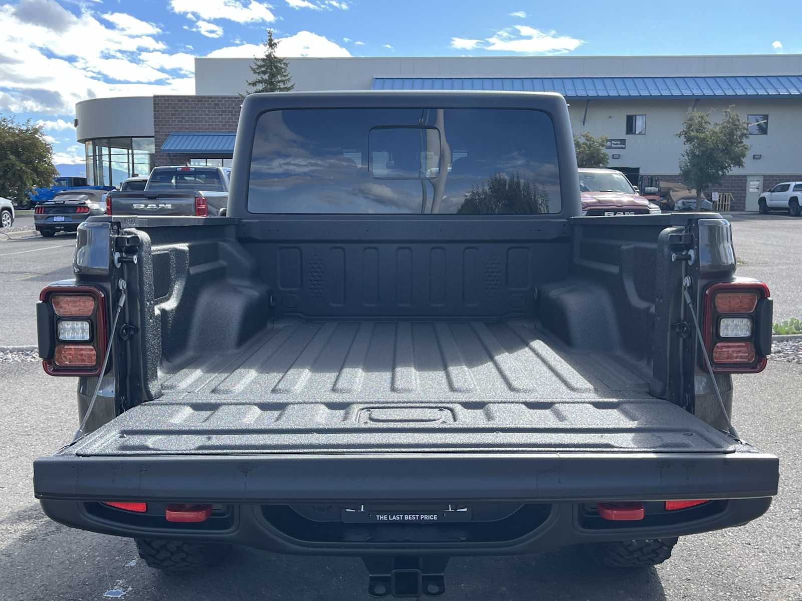 Thumbnail: 2025 Jeep Gladiator - 19