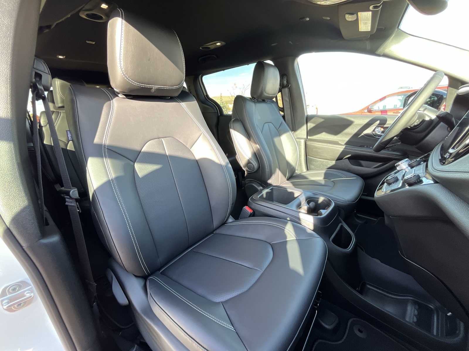 Thumbnail: 2026 Chrysler Pacifica - 14