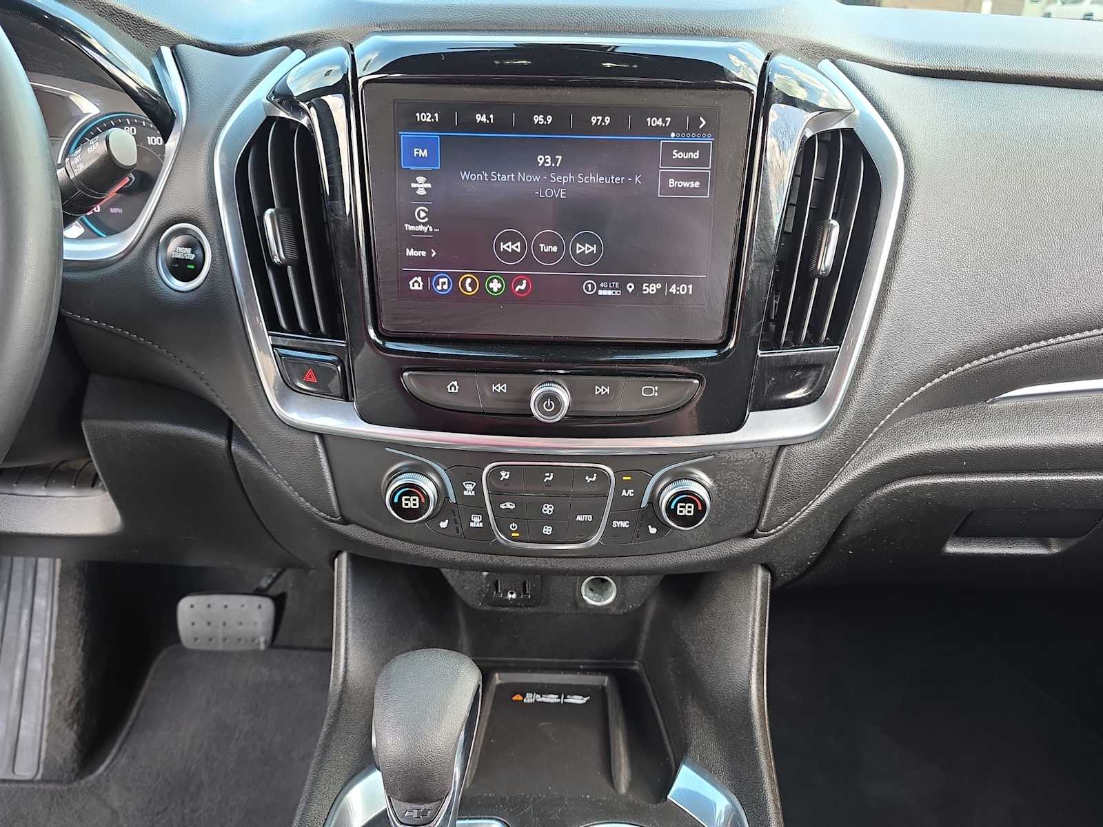 Thumbnail: 2023 Chevrolet Traverse - 16