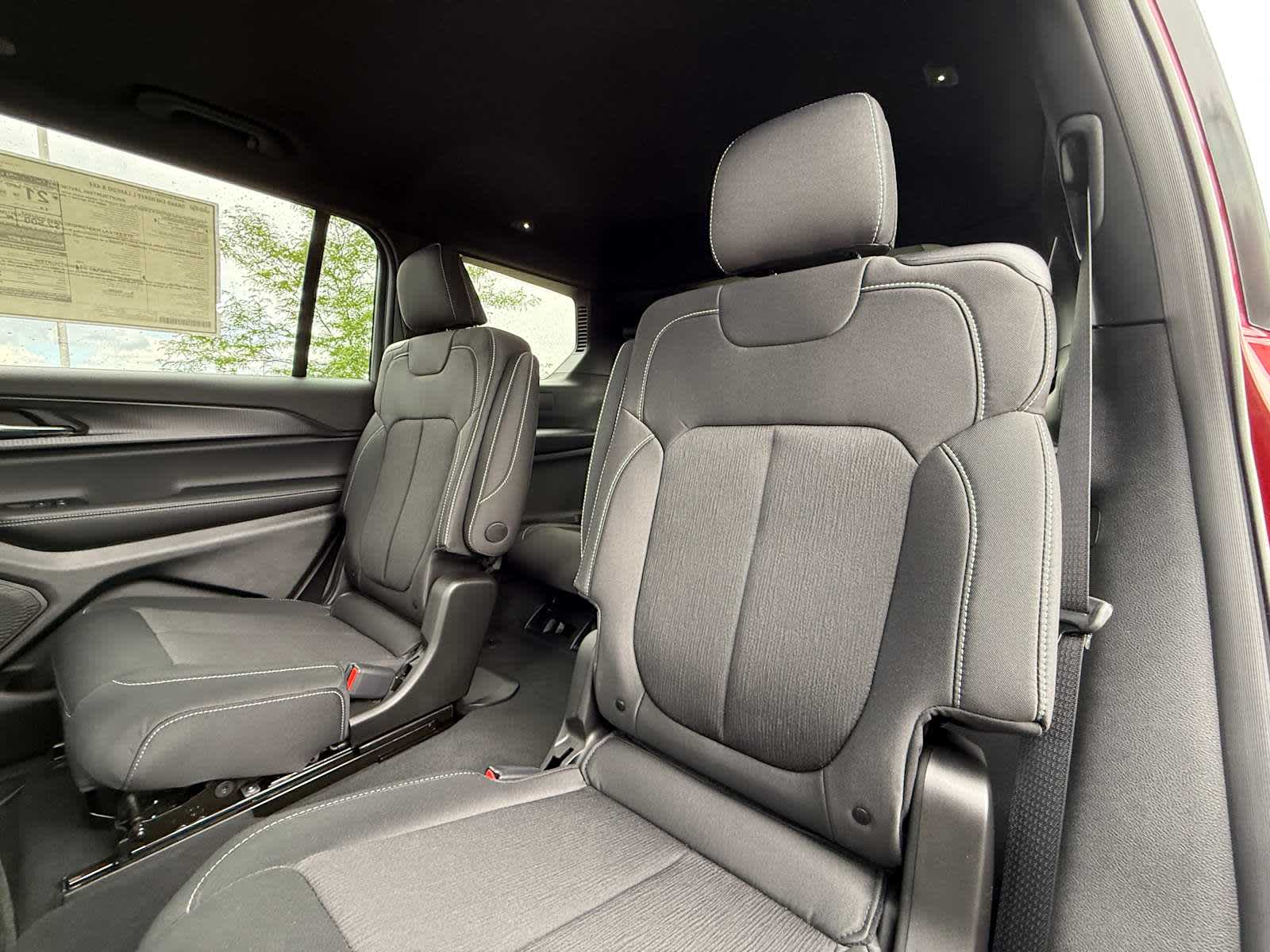 Thumbnail: 2025 Jeep Grand Cherokee - 24