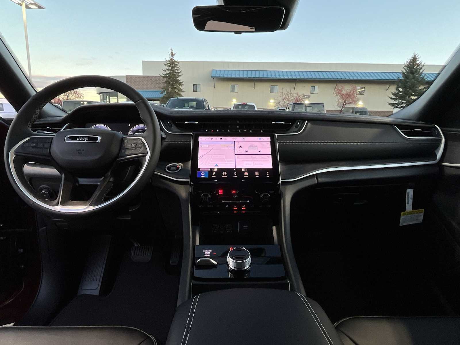 Thumbnail: 2025 Jeep Grand Cherokee - 10