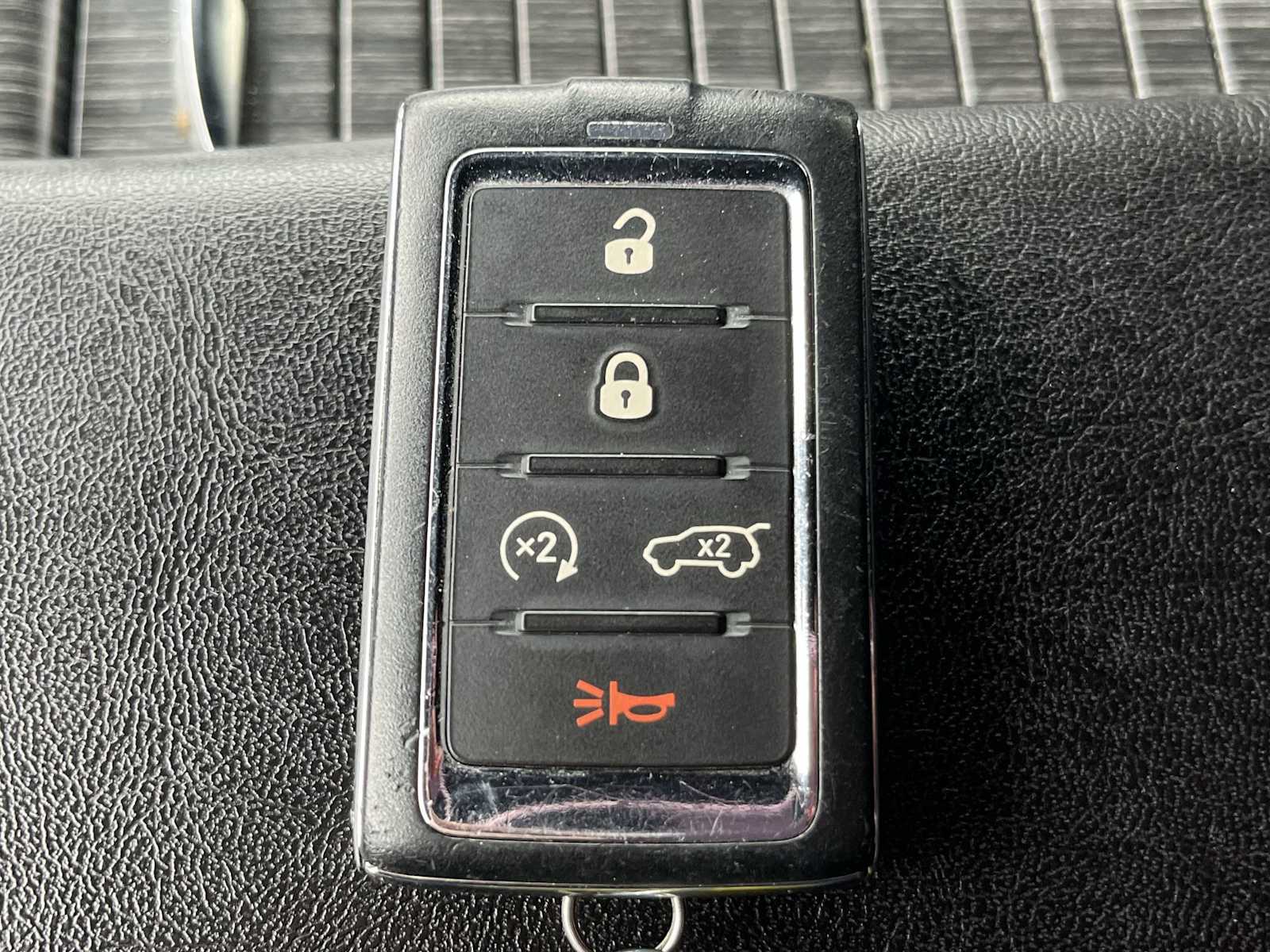 Thumbnail: 2023 Jeep Wagoneer - 20