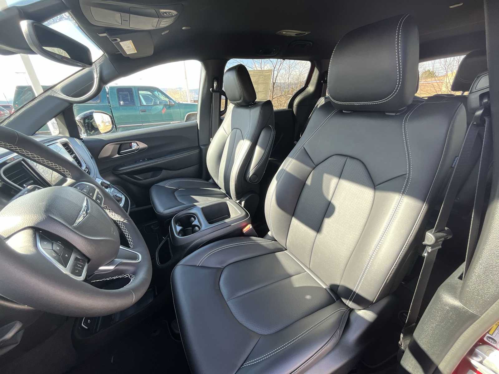 Thumbnail: 2026 Chrysler Pacifica - 11