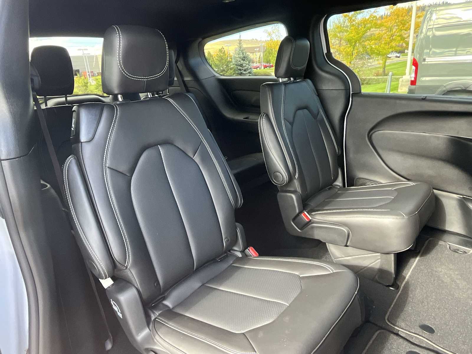 Thumbnail: 2026 Chrysler Pacifica - 13