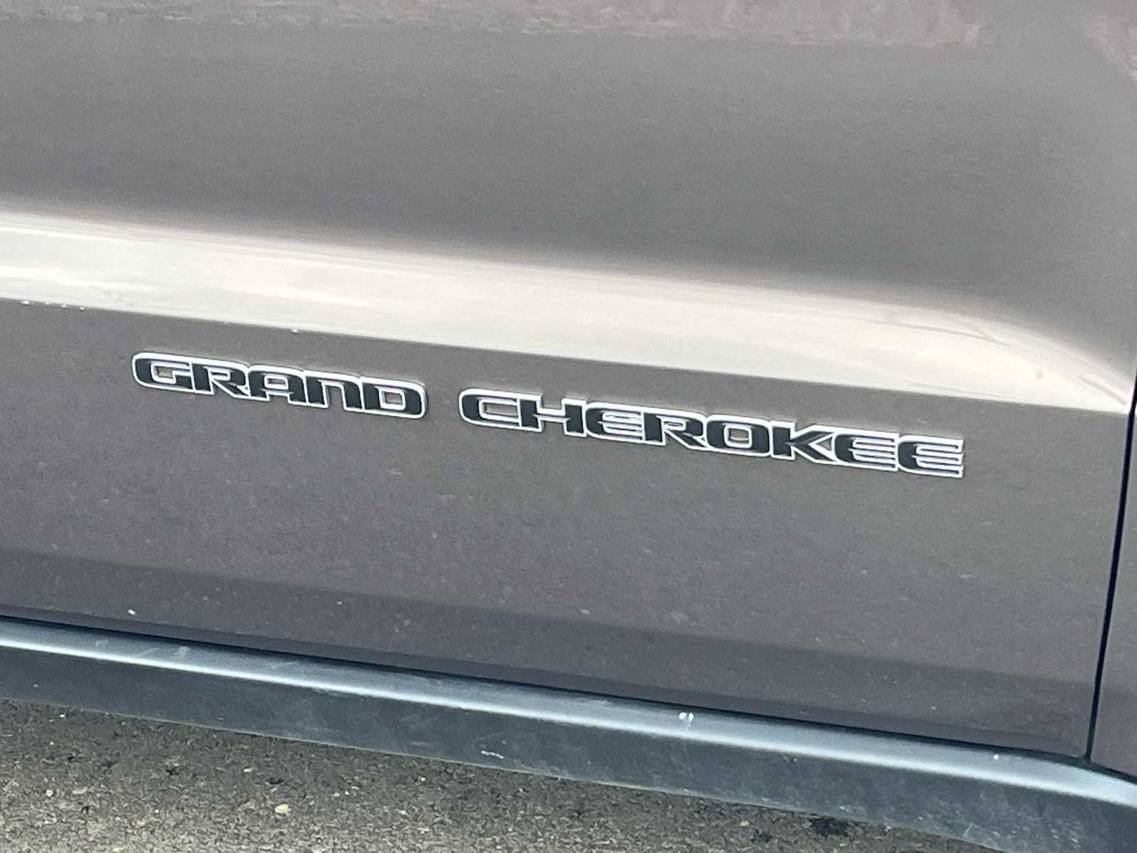 Thumbnail: 2020 Jeep Grand Cherokee - 7