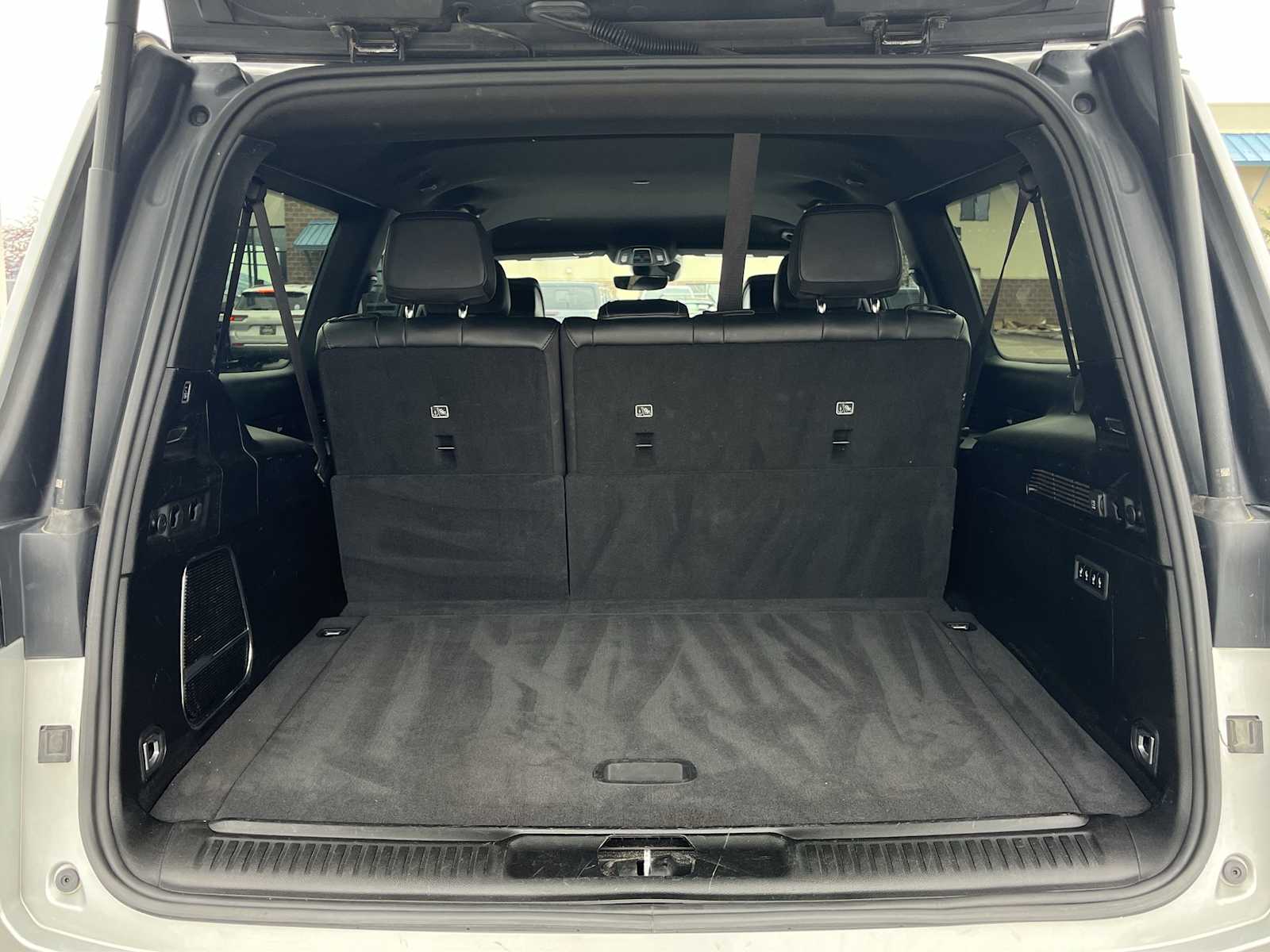 Thumbnail: 2023 Jeep Wagoneer - 19