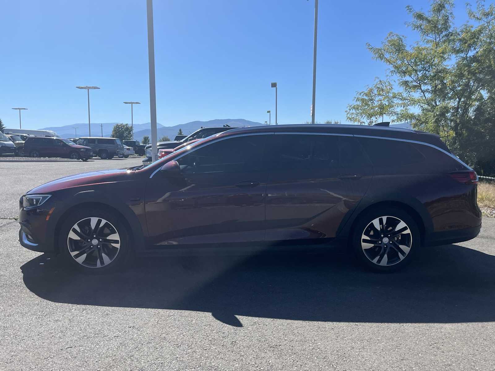 Thumbnail: 2018 Buick Regal - 3