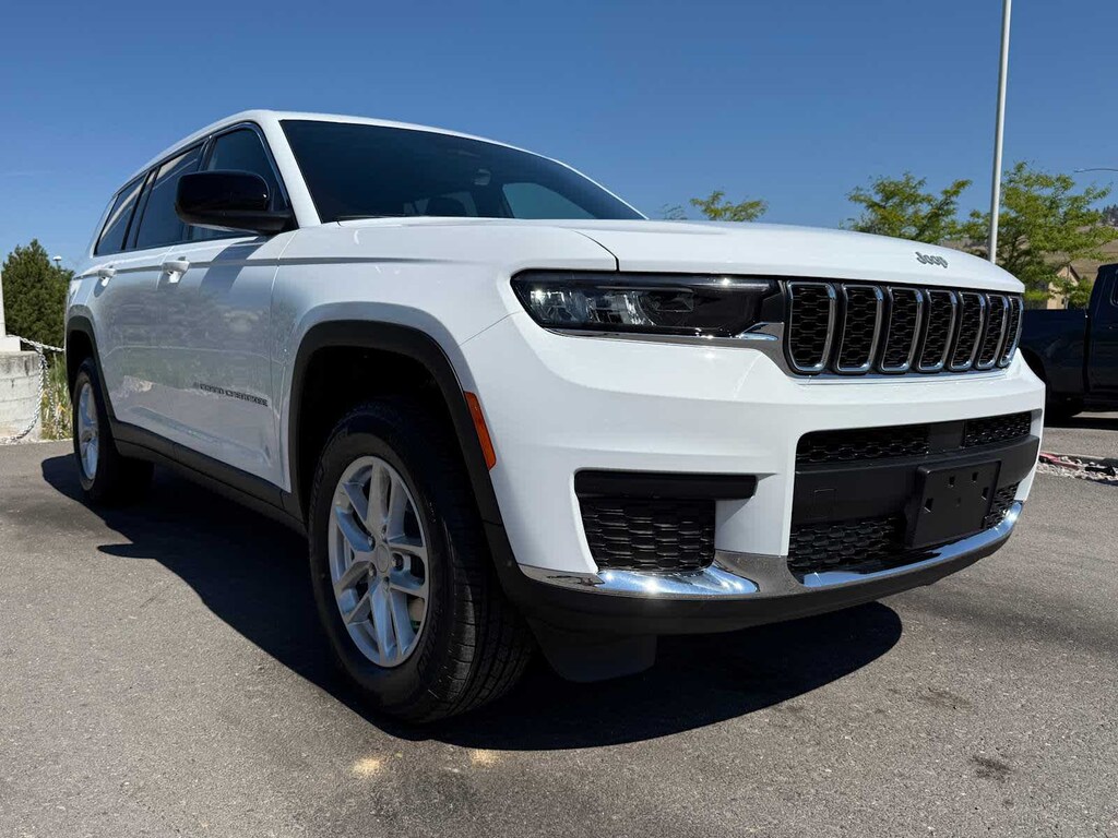 New 2025 Jeep Grand Cherokee L LAREDO X 4X4 Sport Utility