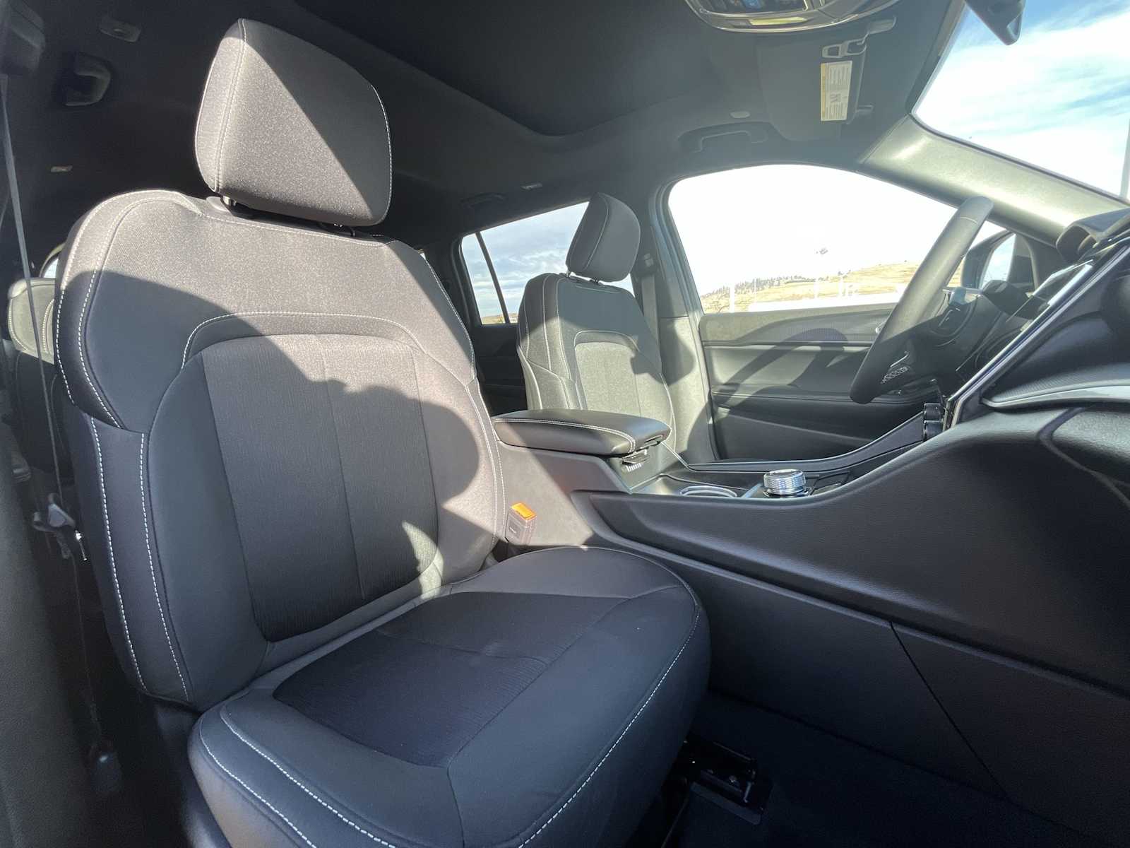 Thumbnail: 2025 Jeep Grand Cherokee - 14