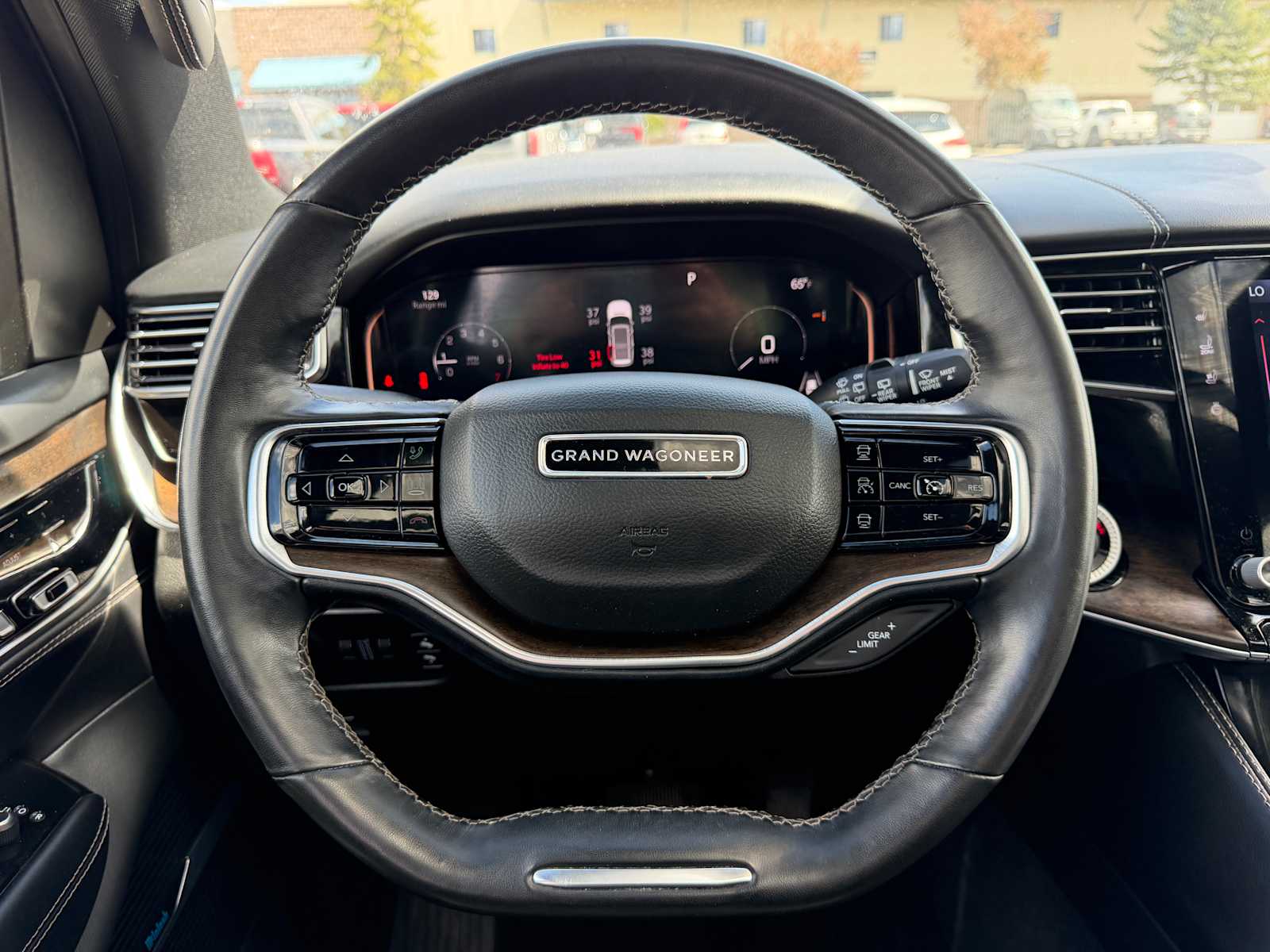 Thumbnail: 2022 Jeep Grand Wagoneer - 13