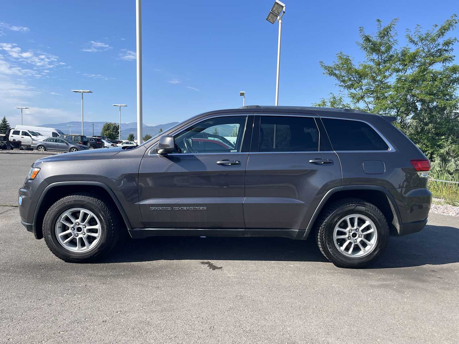 Thumbnail: 2020 Jeep Grand Cherokee - 3