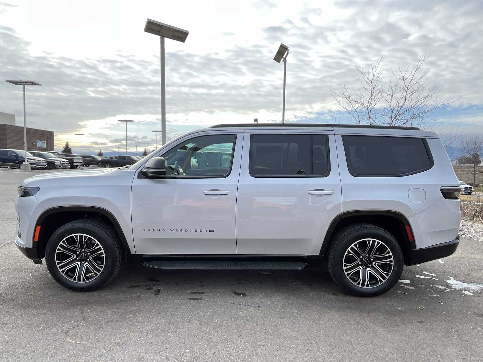 Thumbnail: 2026 Jeep Grand Wagoneer - 3