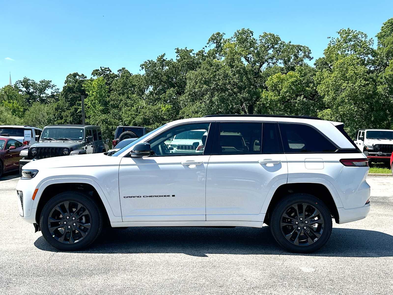 Thumbnail: 2026 Jeep Grand Cherokee - 12