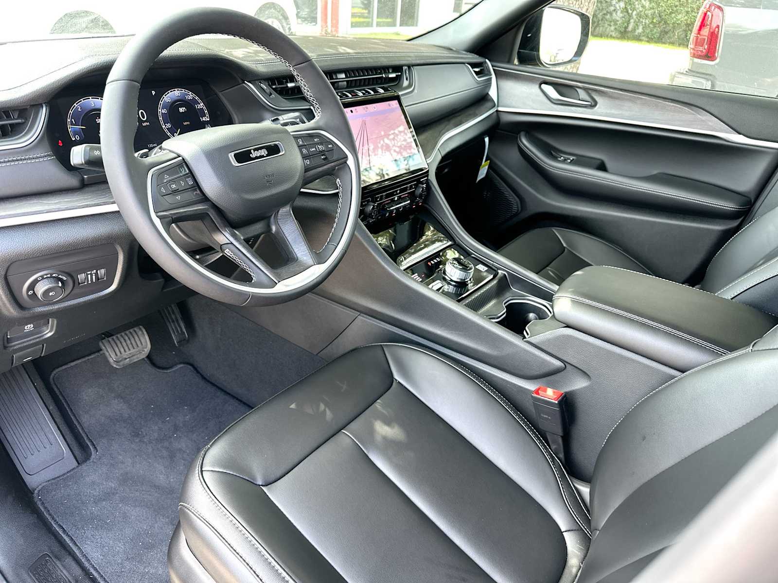 Thumbnail: 2025 Jeep Grand Cherokee - 18