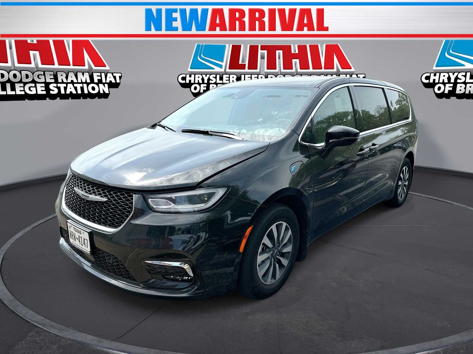 Thumbnail: 2025 Chrysler Pacifica - 1