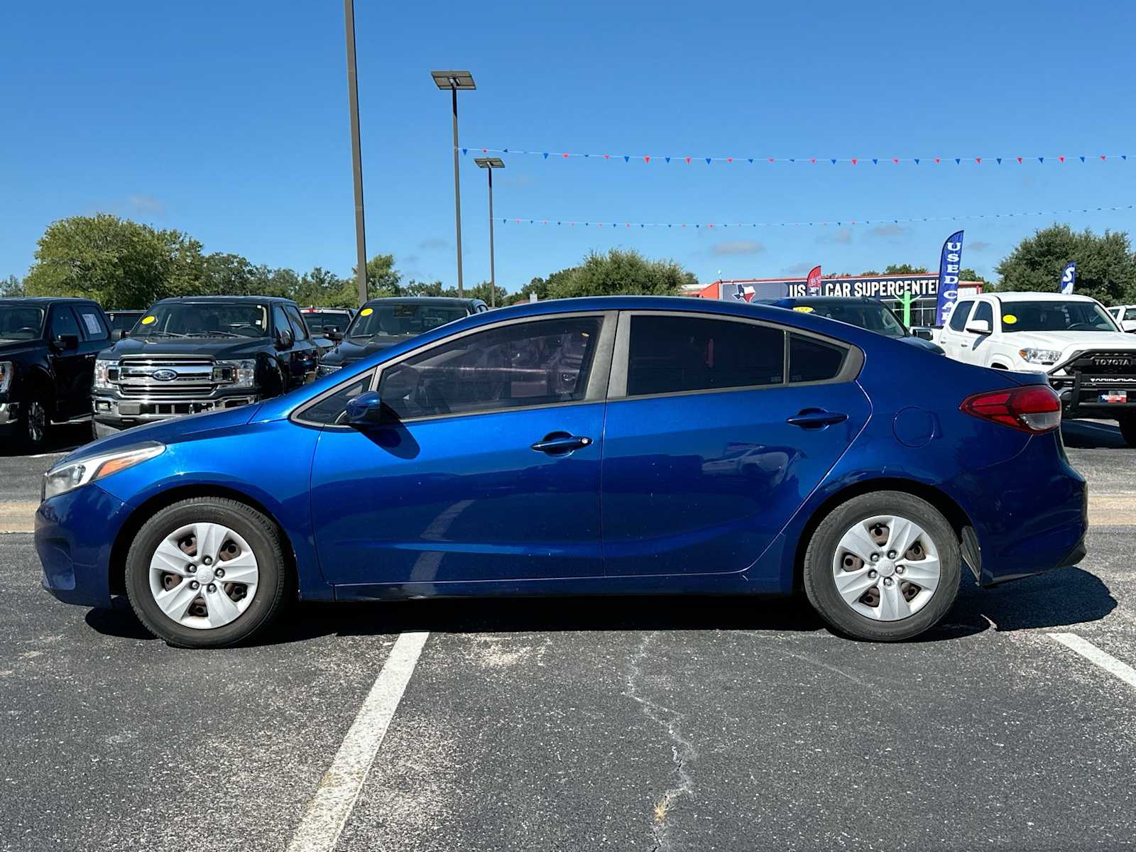 Thumbnail: 2018 Kia Forte - 12