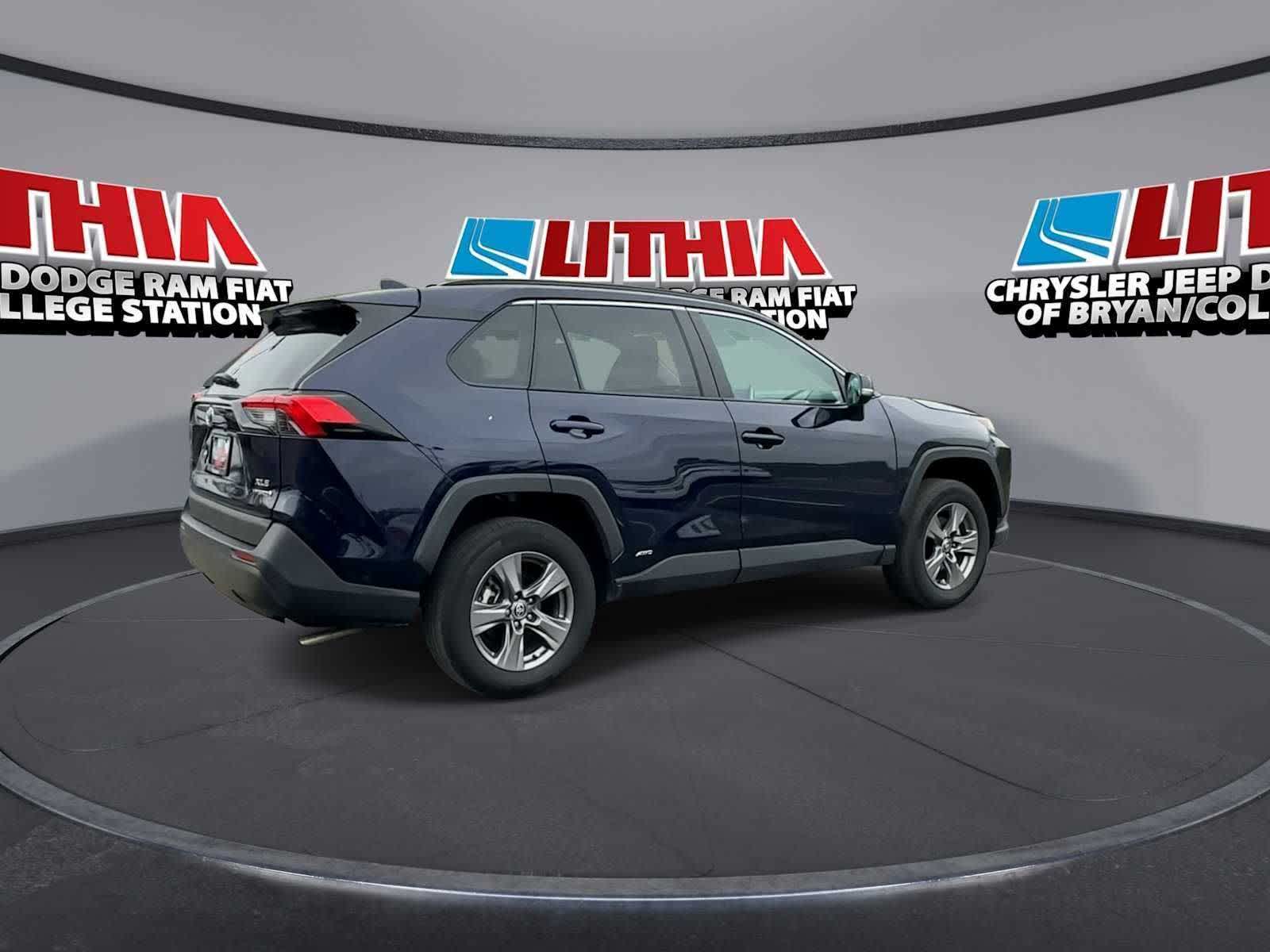 Thumbnail: 2024 Toyota RAV4 - 8