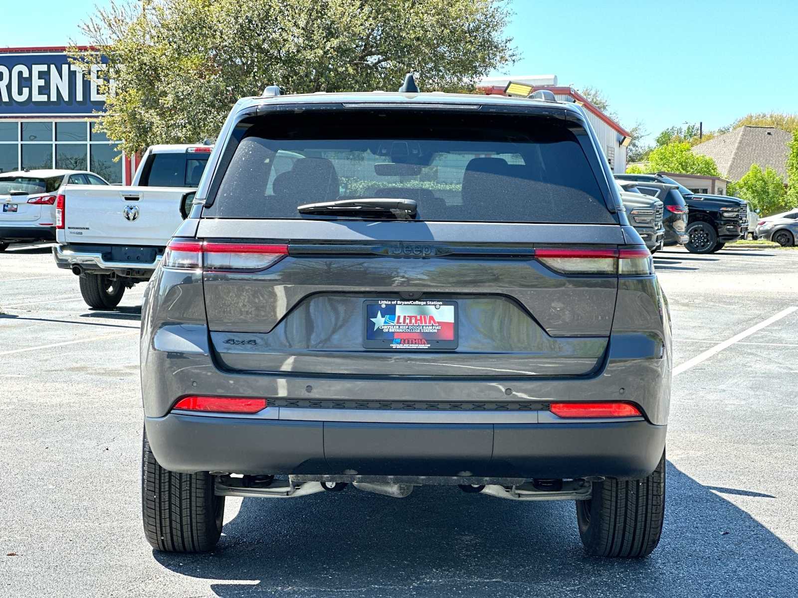 Thumbnail: 2026 Jeep Grand Cherokee - 14