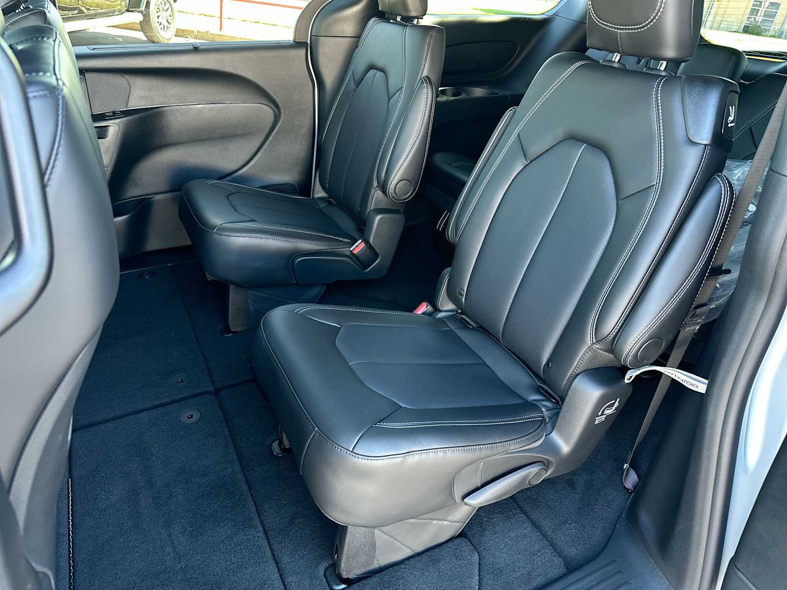 Thumbnail: 2026 Chrysler Pacifica - 23