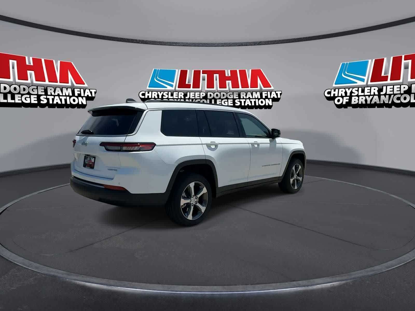 Thumbnail: 2026 Jeep Grand Cherokee - 8