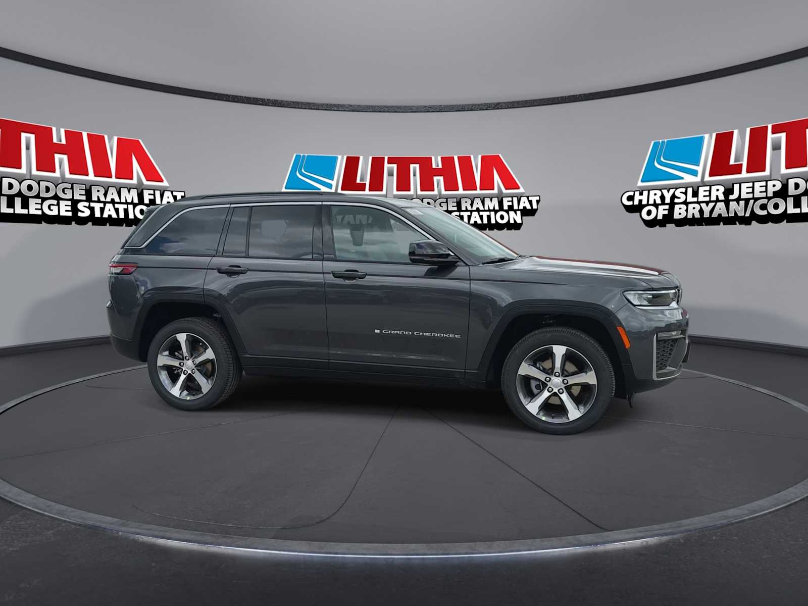 Thumbnail: 2026 Jeep Grand Cherokee - 9