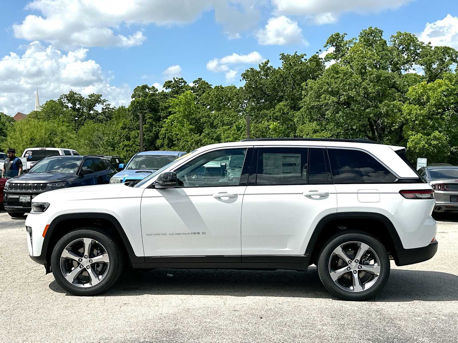 Thumbnail: 2026 Jeep Grand Cherokee - 12