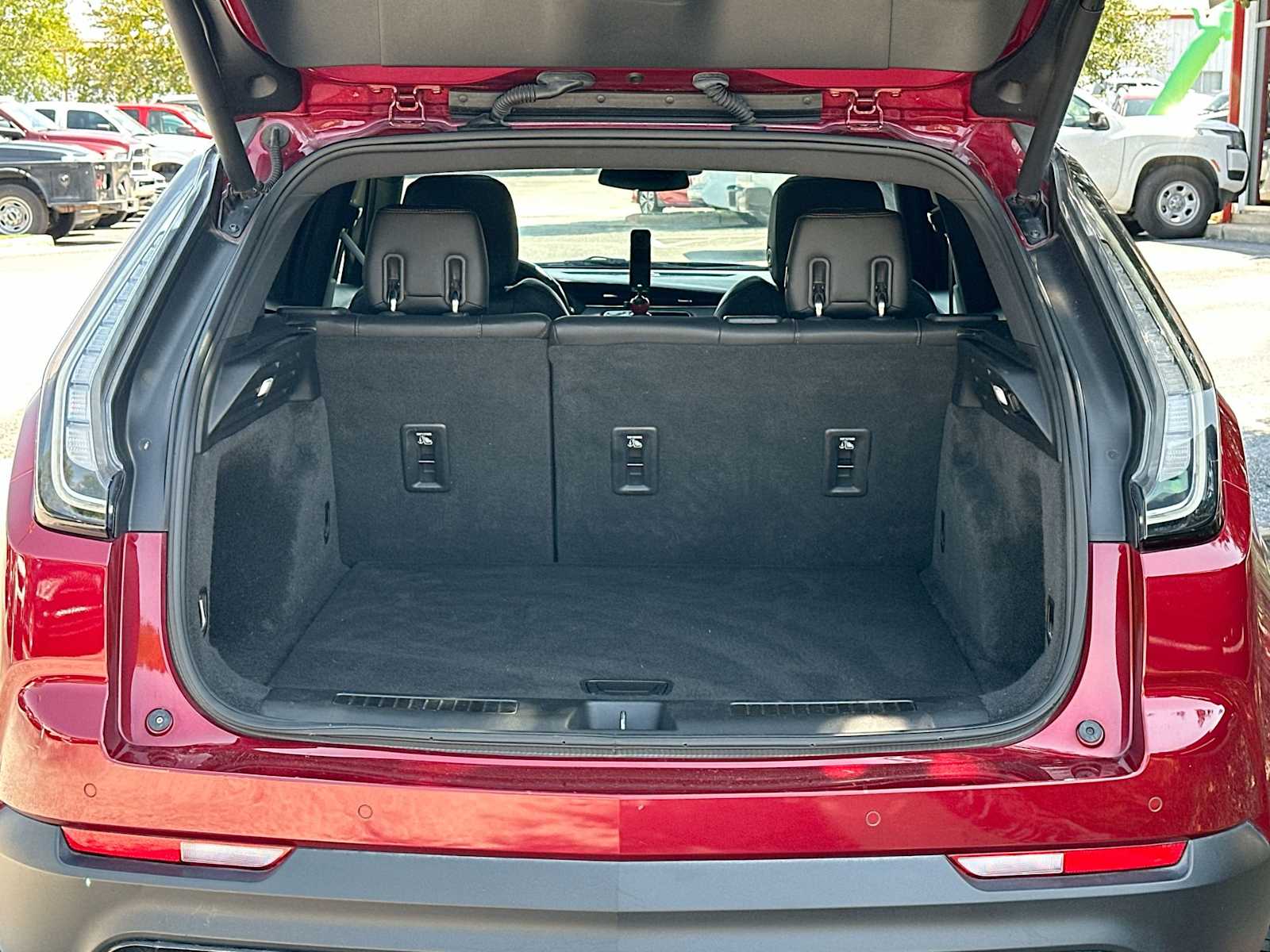 Thumbnail: 2020 Cadillac XT4 - 28